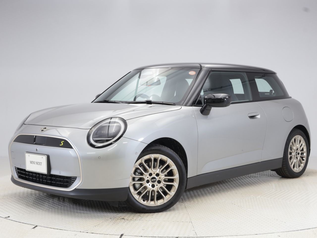 THE NEW ALL-ELECTRIC MINI COOPER SE