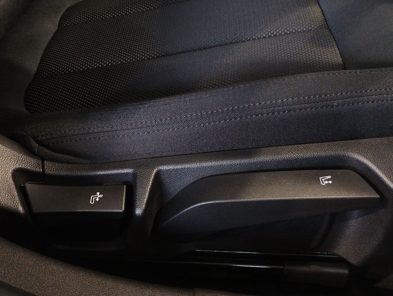 G20 320i Saloon RHD TU
