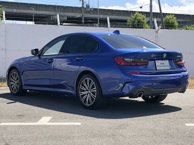 G20 330e Saloon RHD