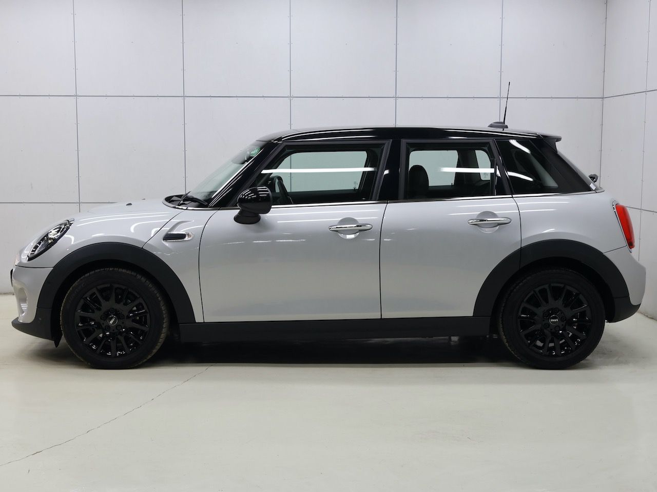 F55 MINI Cooper 5-Door Hatch LCI