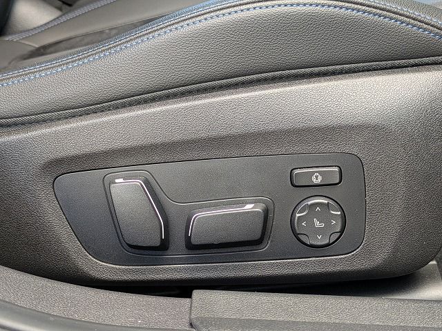 320d xDrive Berline RHD