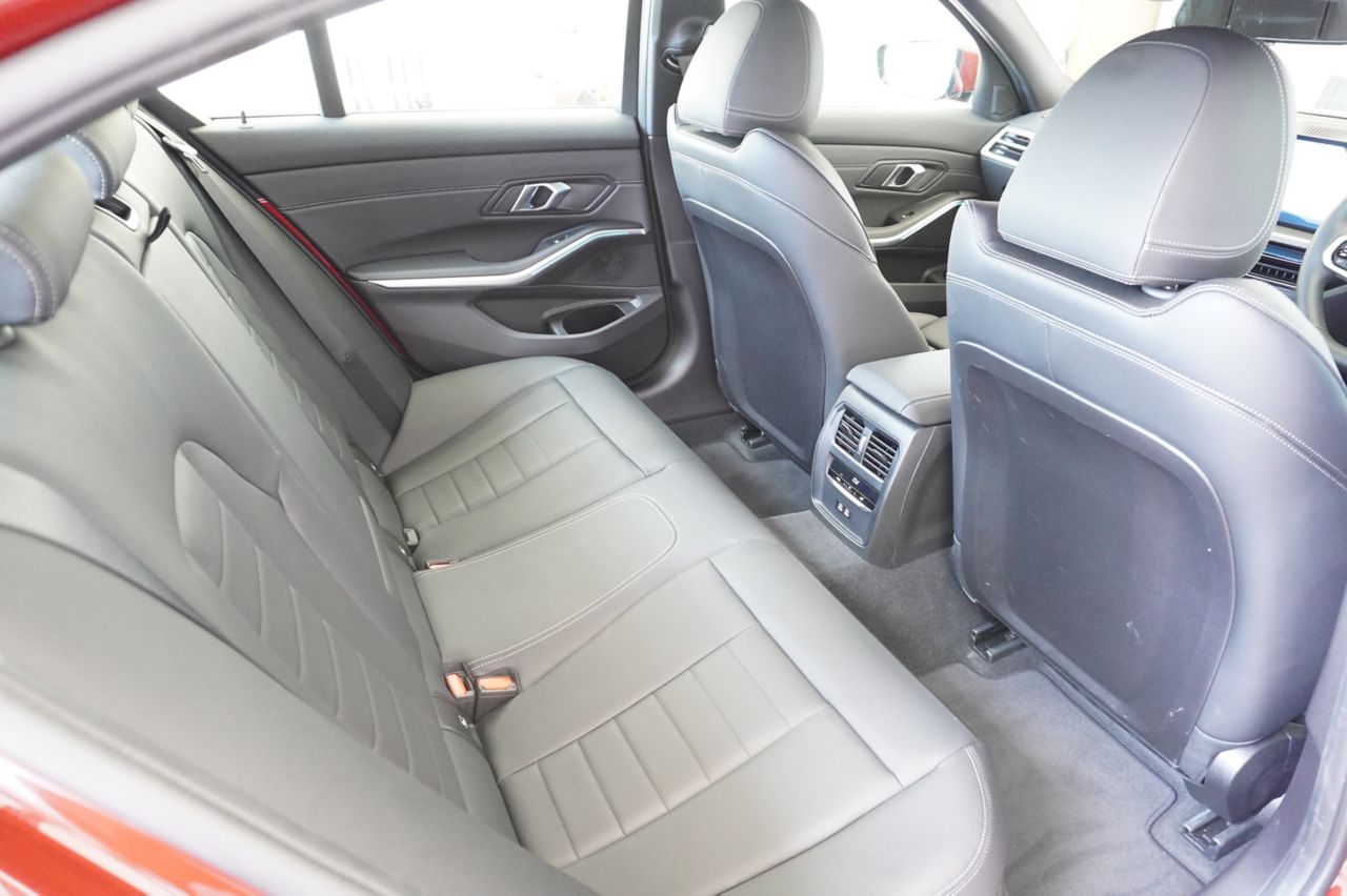 320d xDrive Berline RHD