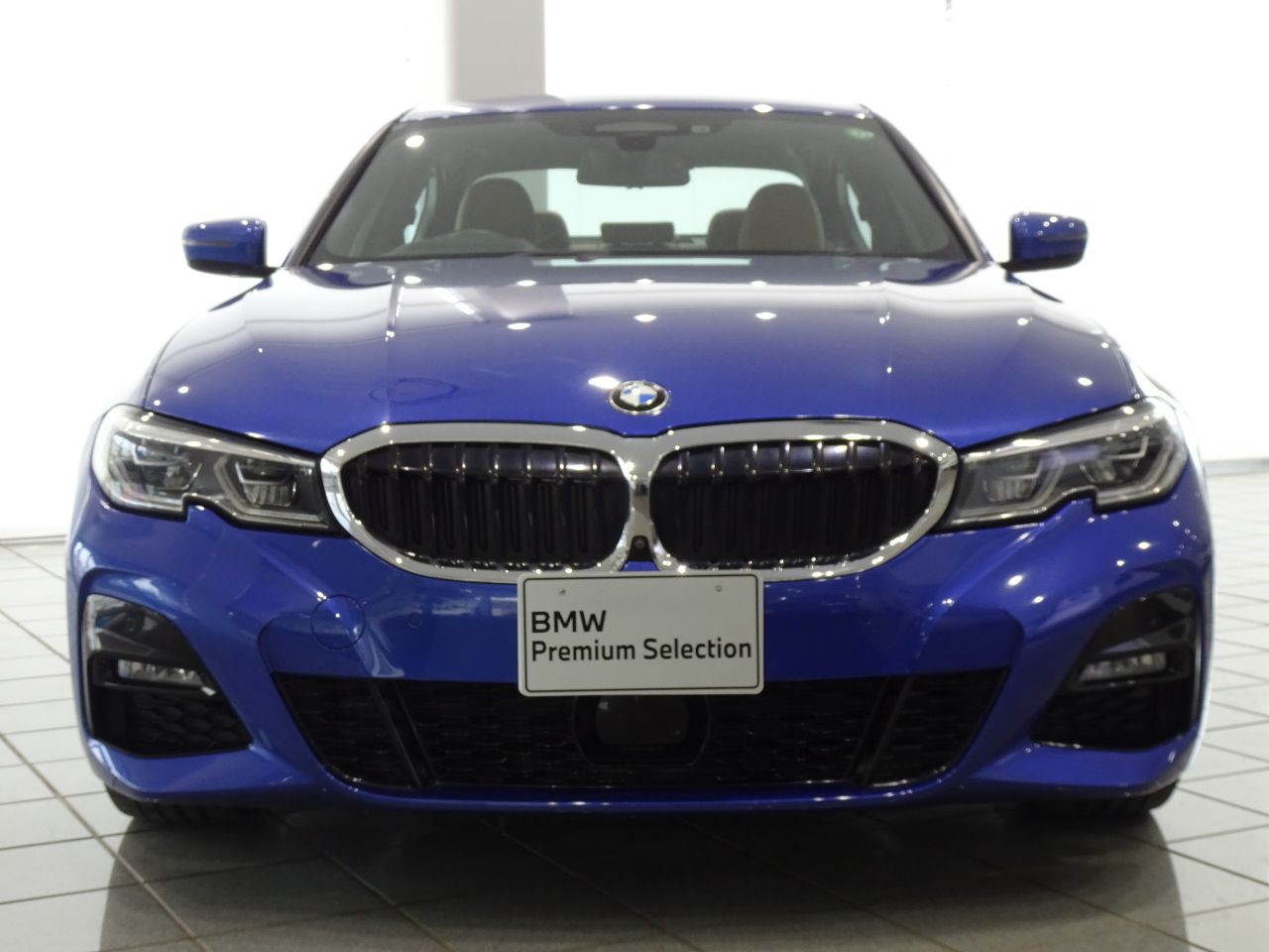 G20 330e Saloon RHD