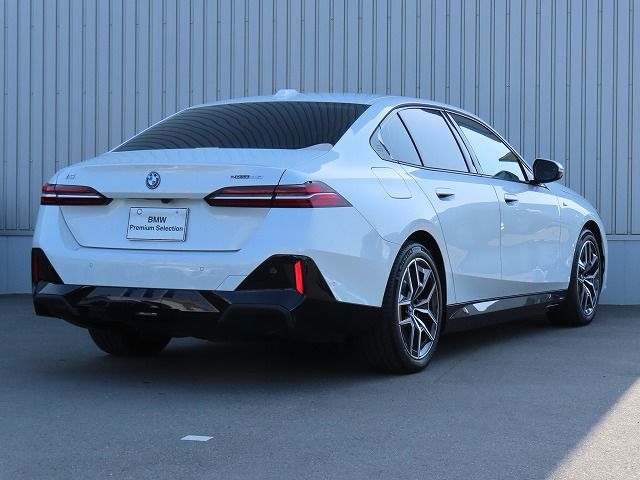BMW i5 eDrive40 Sedan RHD