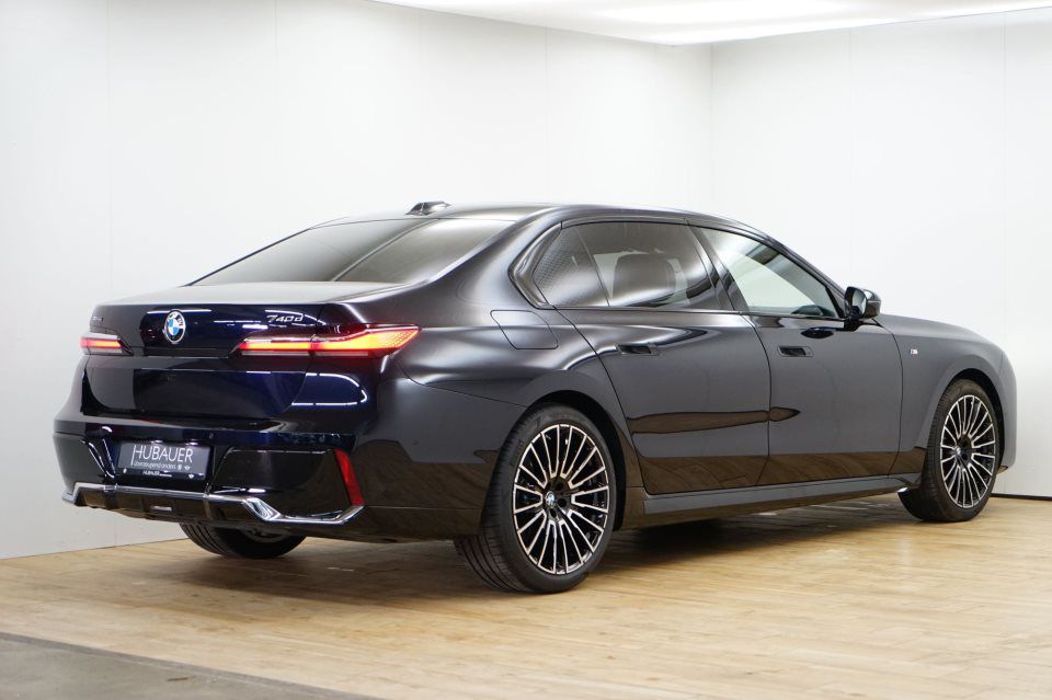BMW 740