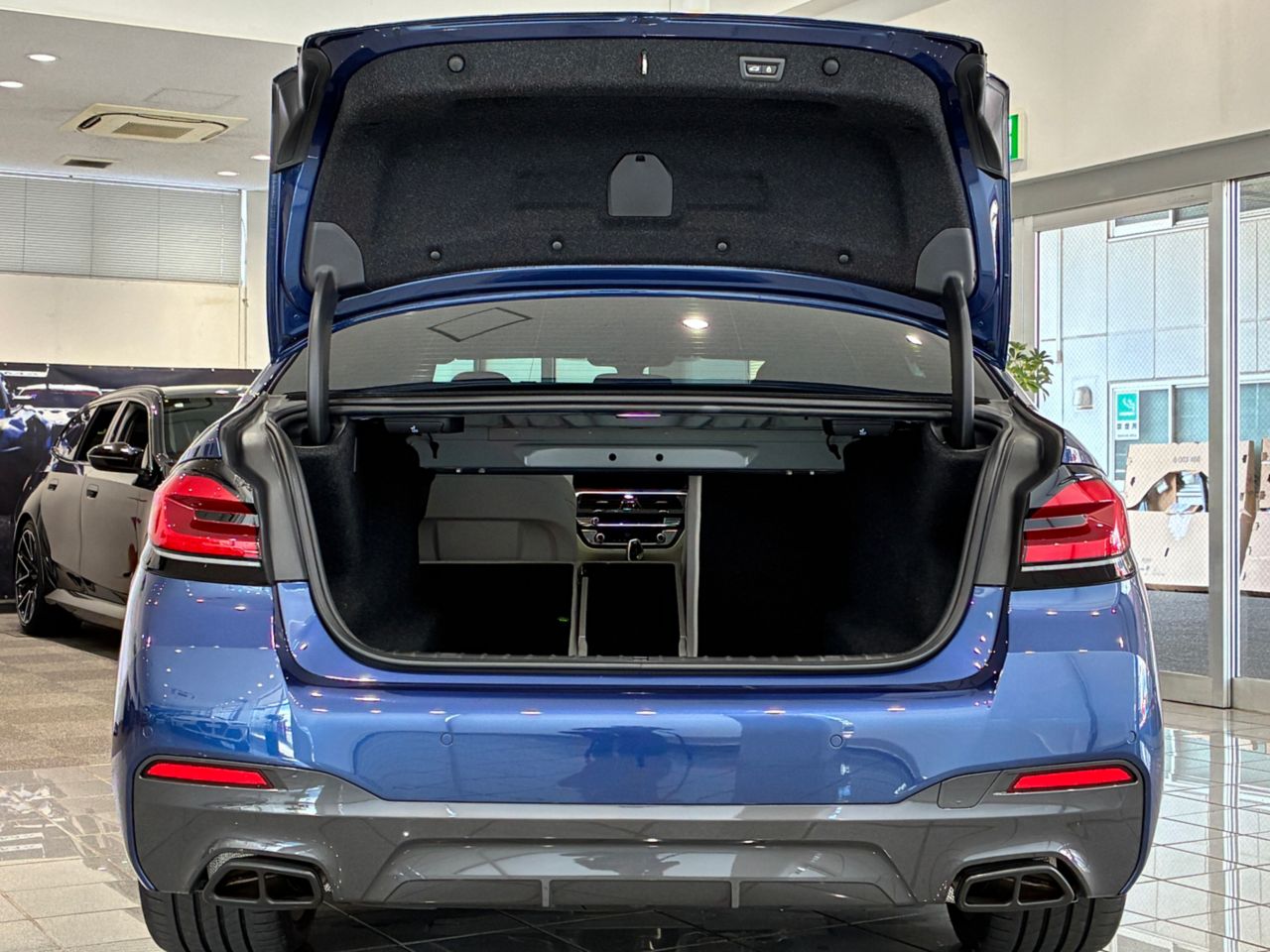 520d xDrive Sedan RHD