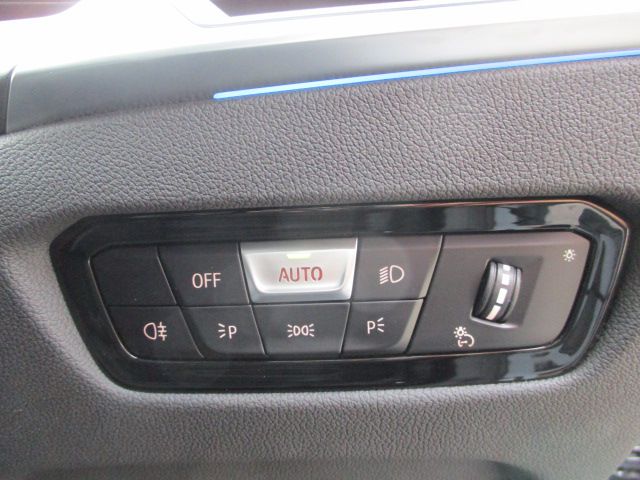 320d xDrive Berline RHD