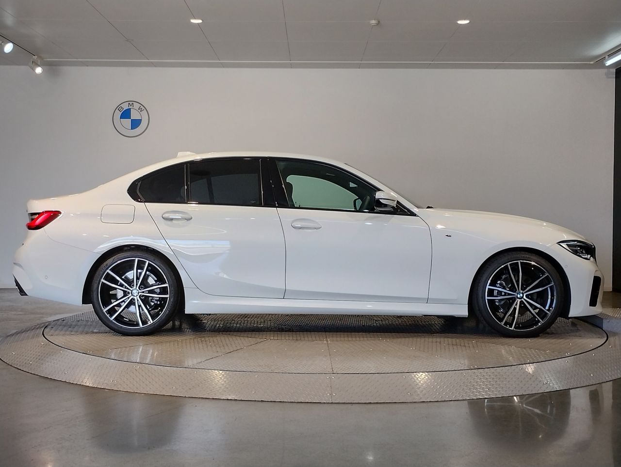 G20 320i Saloon RHD MX