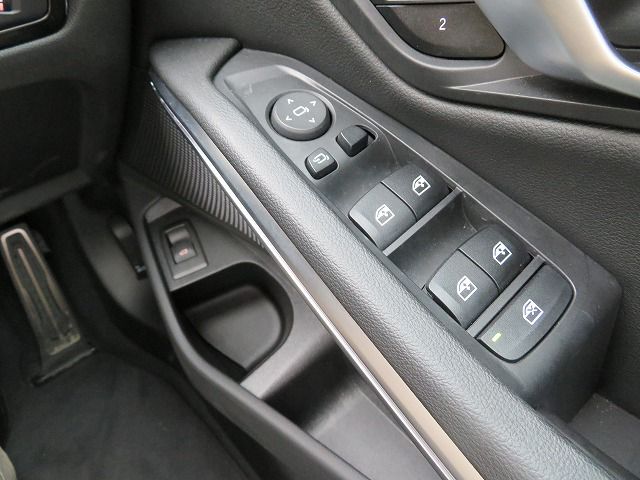 320d xDrive Berline RHD
