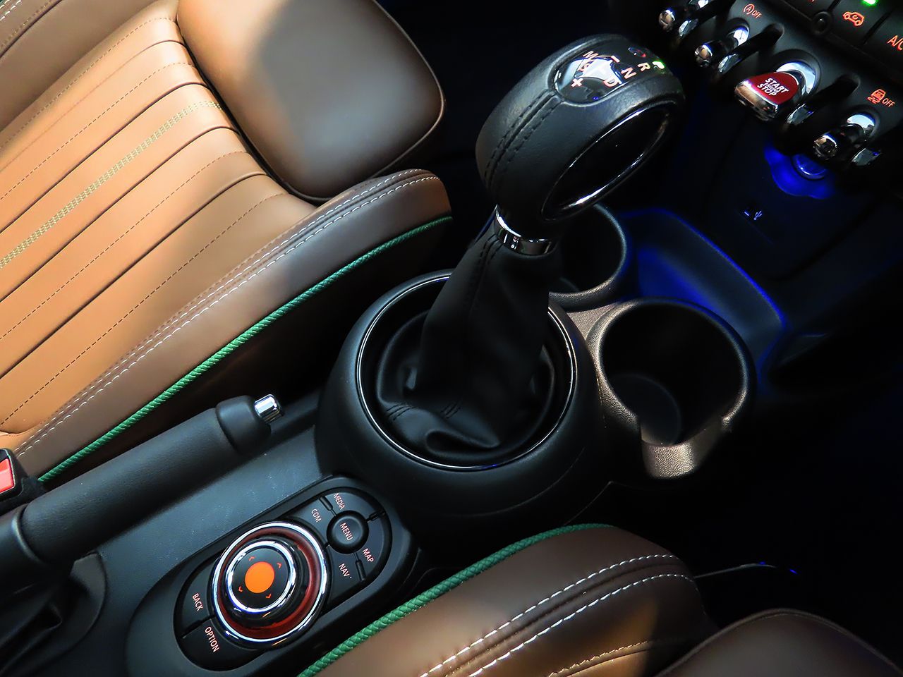 F55 COOPER D (AT)