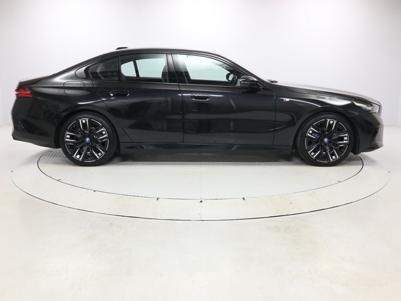 BMW i5 M60 xDrive Sedan RHD