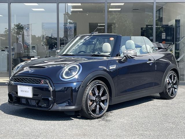 MINI COOPER S CONVERTIBLE.