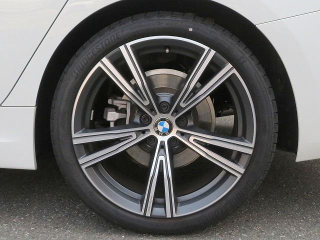 320d xDrive Berline RHD