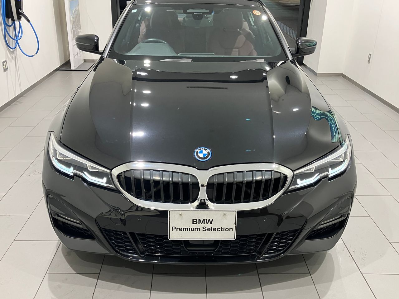 G20 330e Saloon RHD