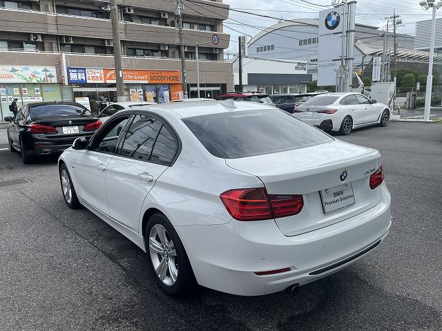 320I SEDAN RHD