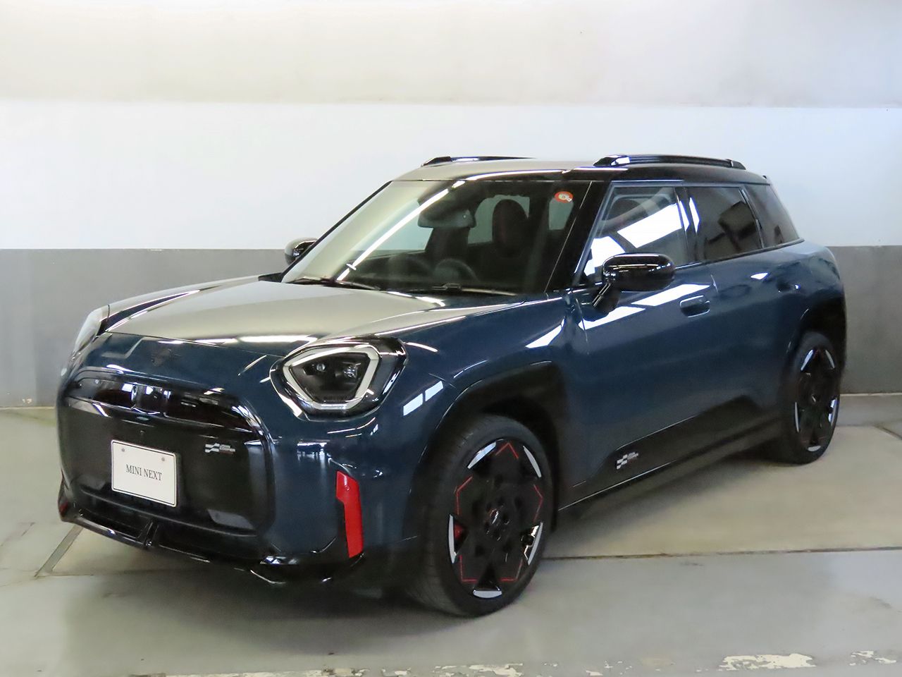 THE NEW ALL-ELECTRIC MINI JOHN COOPER WORKS ACEMAN E
