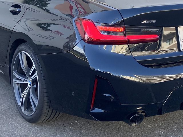 320d xDrive Berline RHD