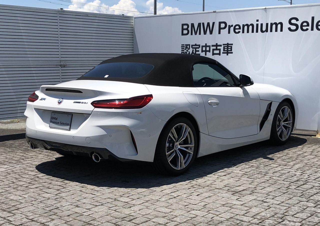 G29 z4 sDrive20i RHD
