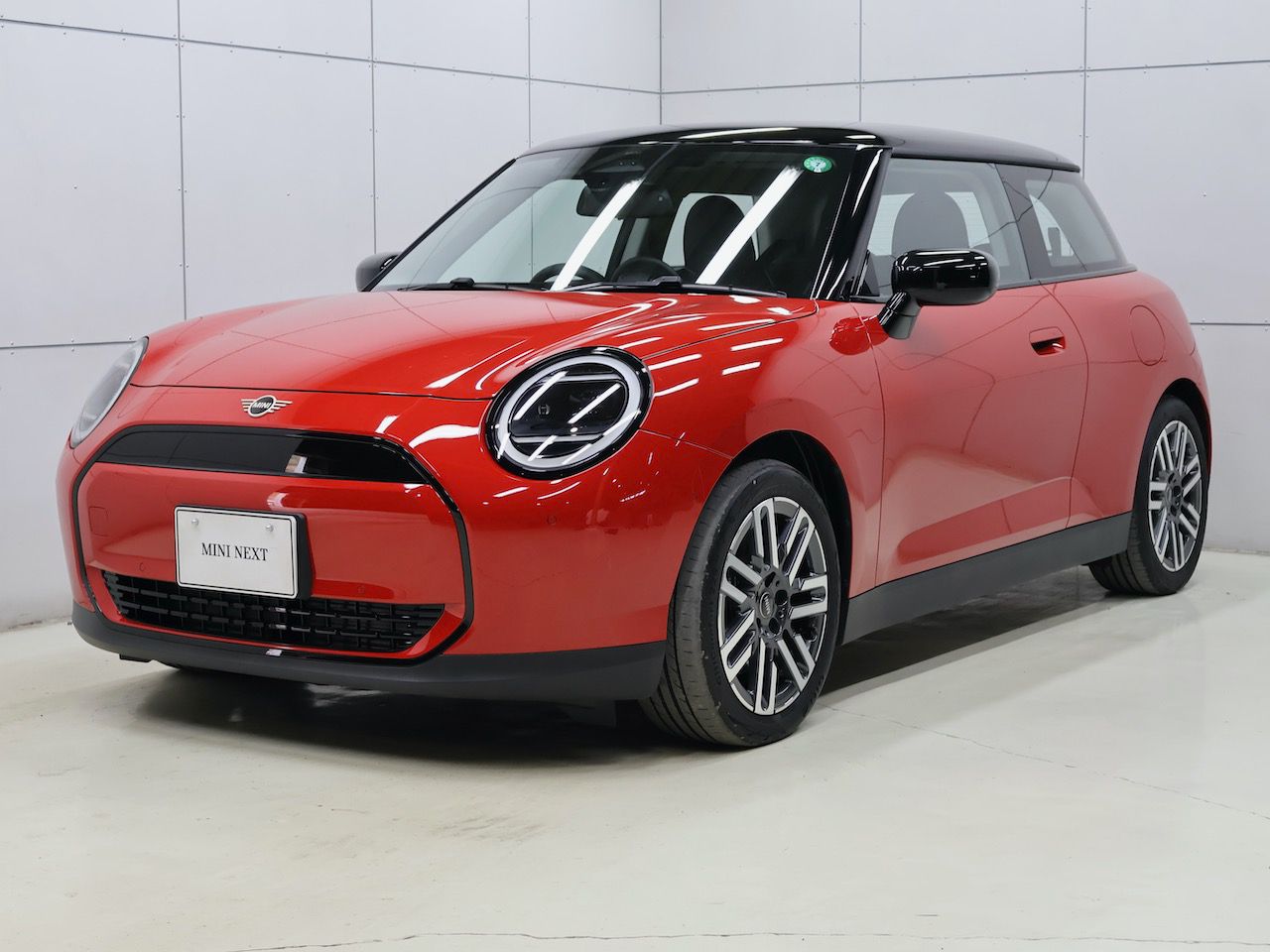 J01 MINI Cooper E