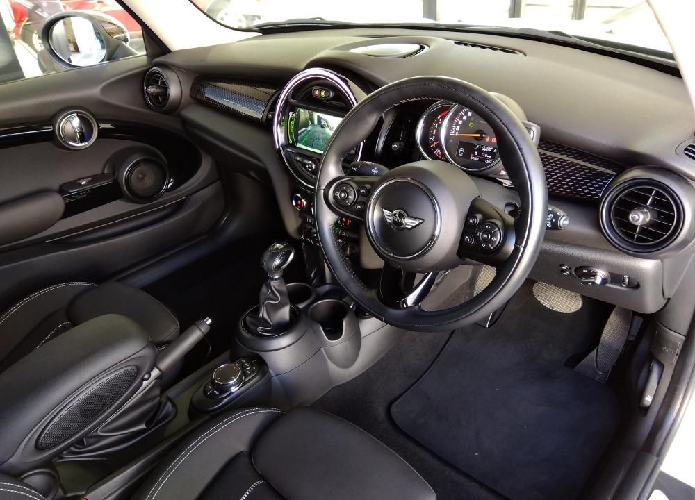 F56 COOPER S D(AT)