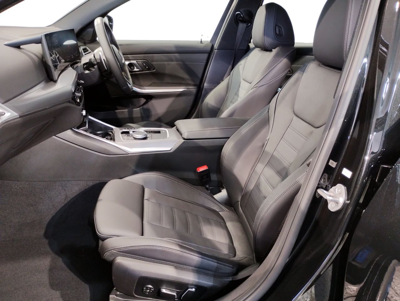 G20 320i Saloon LCI RHD MX