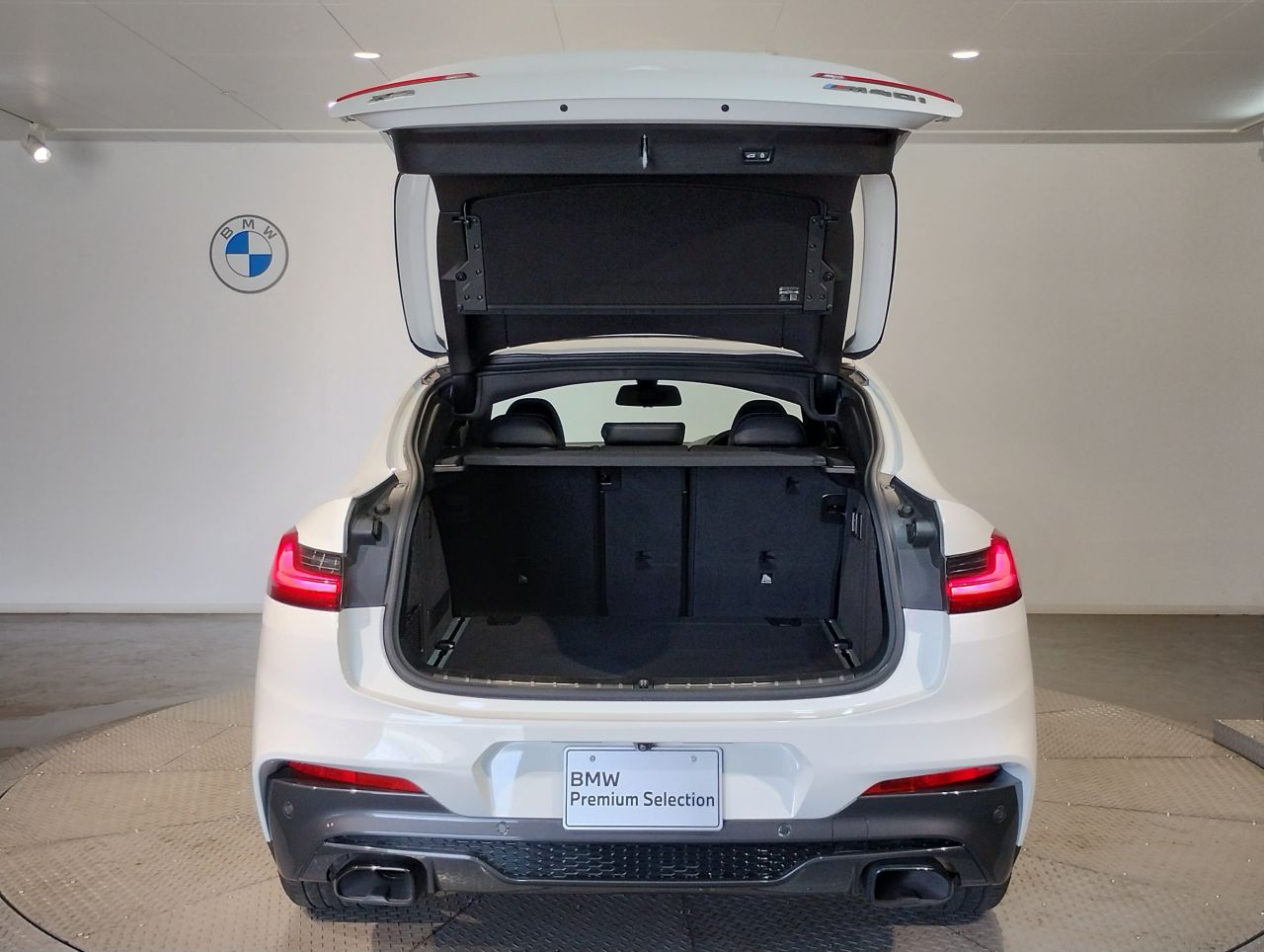 X4 M40i RHD