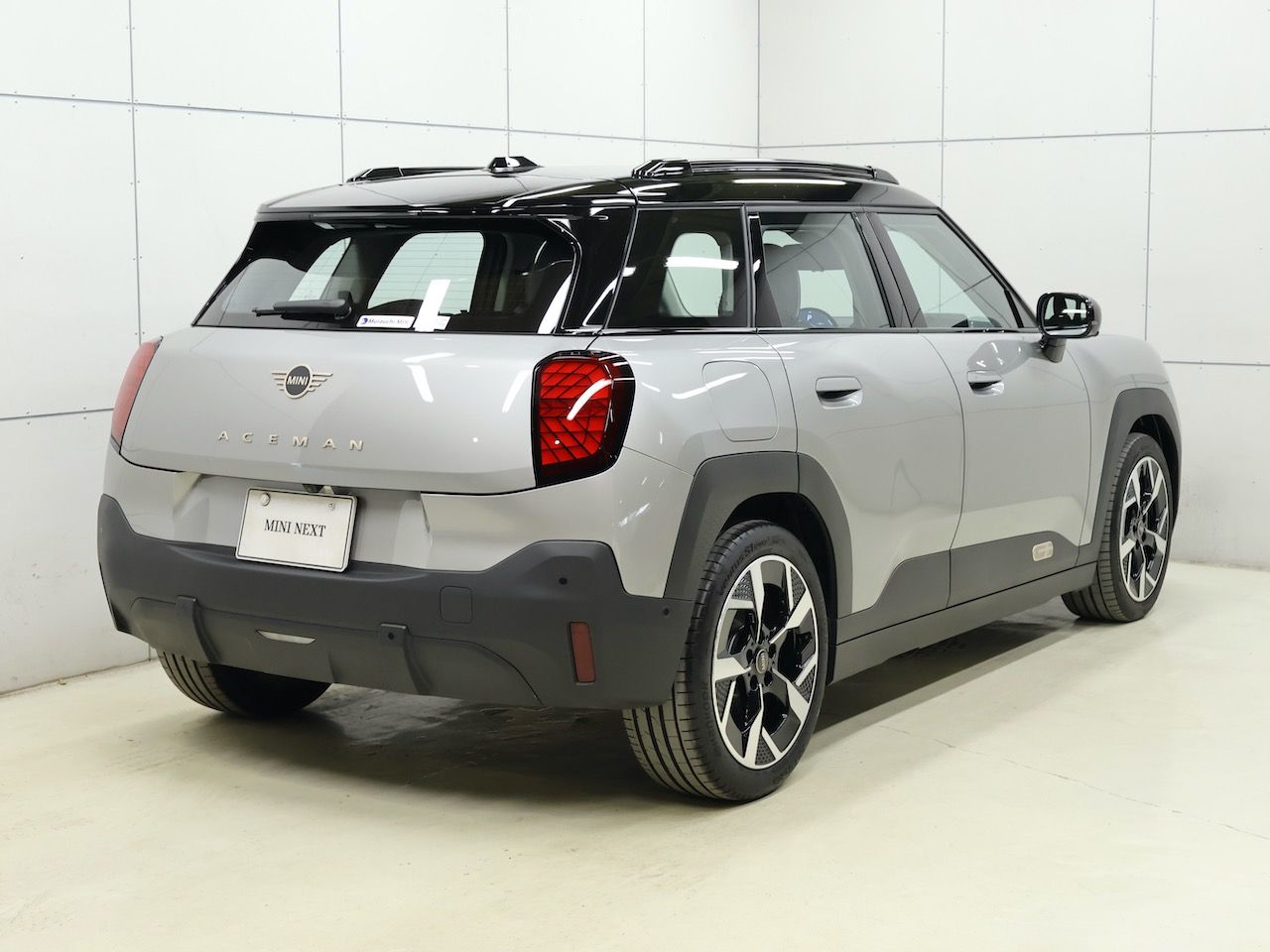 J05 MINI Aceman E