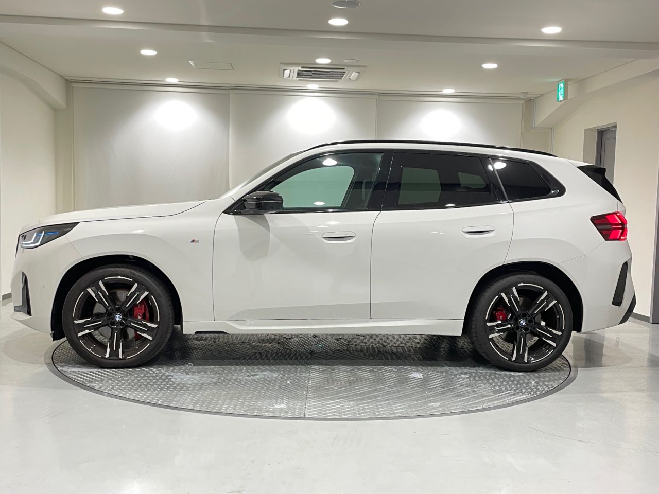 X3 M50 US
