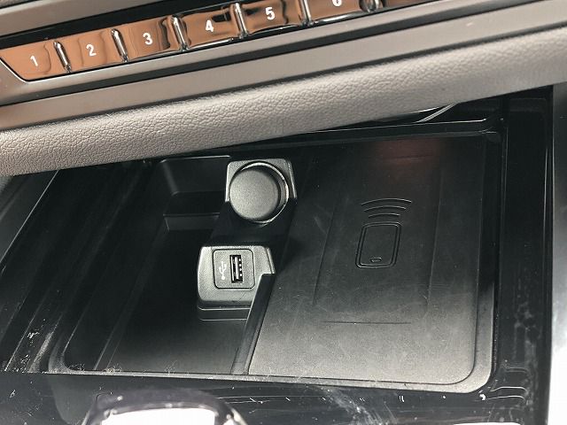 G29 z4 sDrive20i RHD