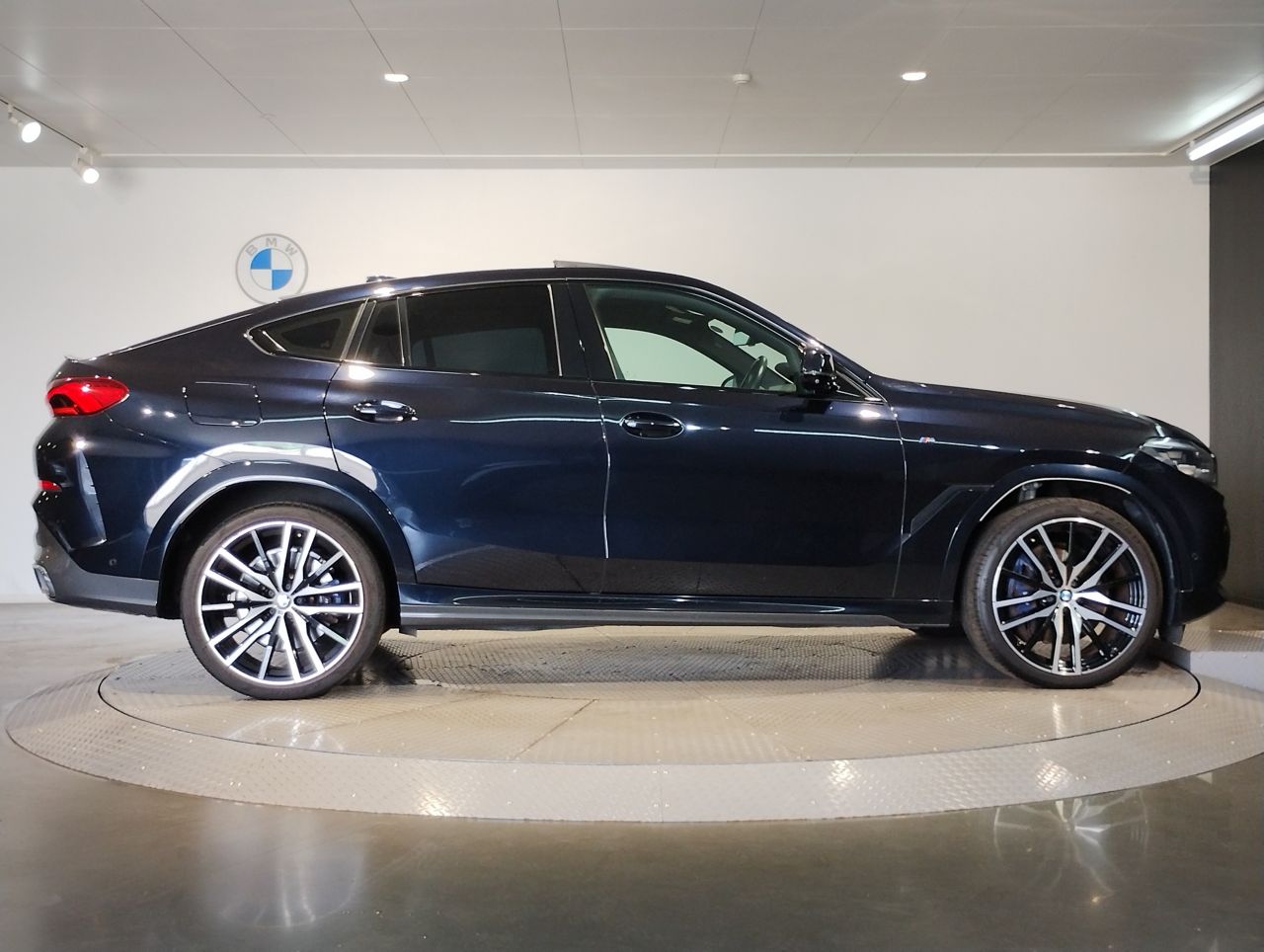 X* xDrive30d RHD