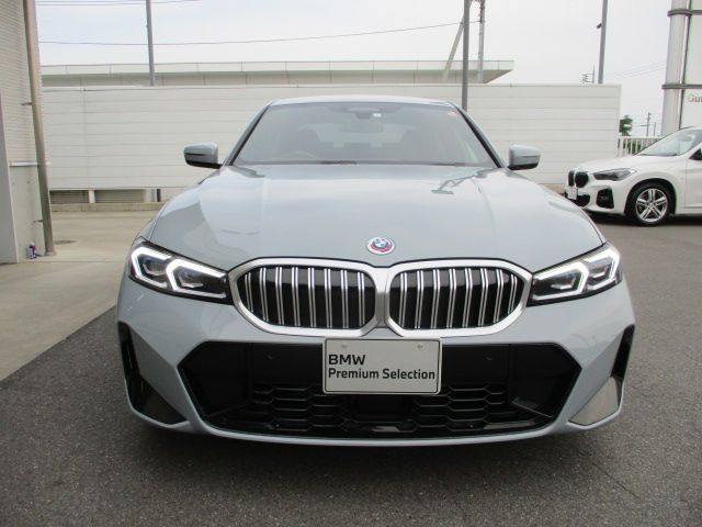 320d xDrive Berline RHD
