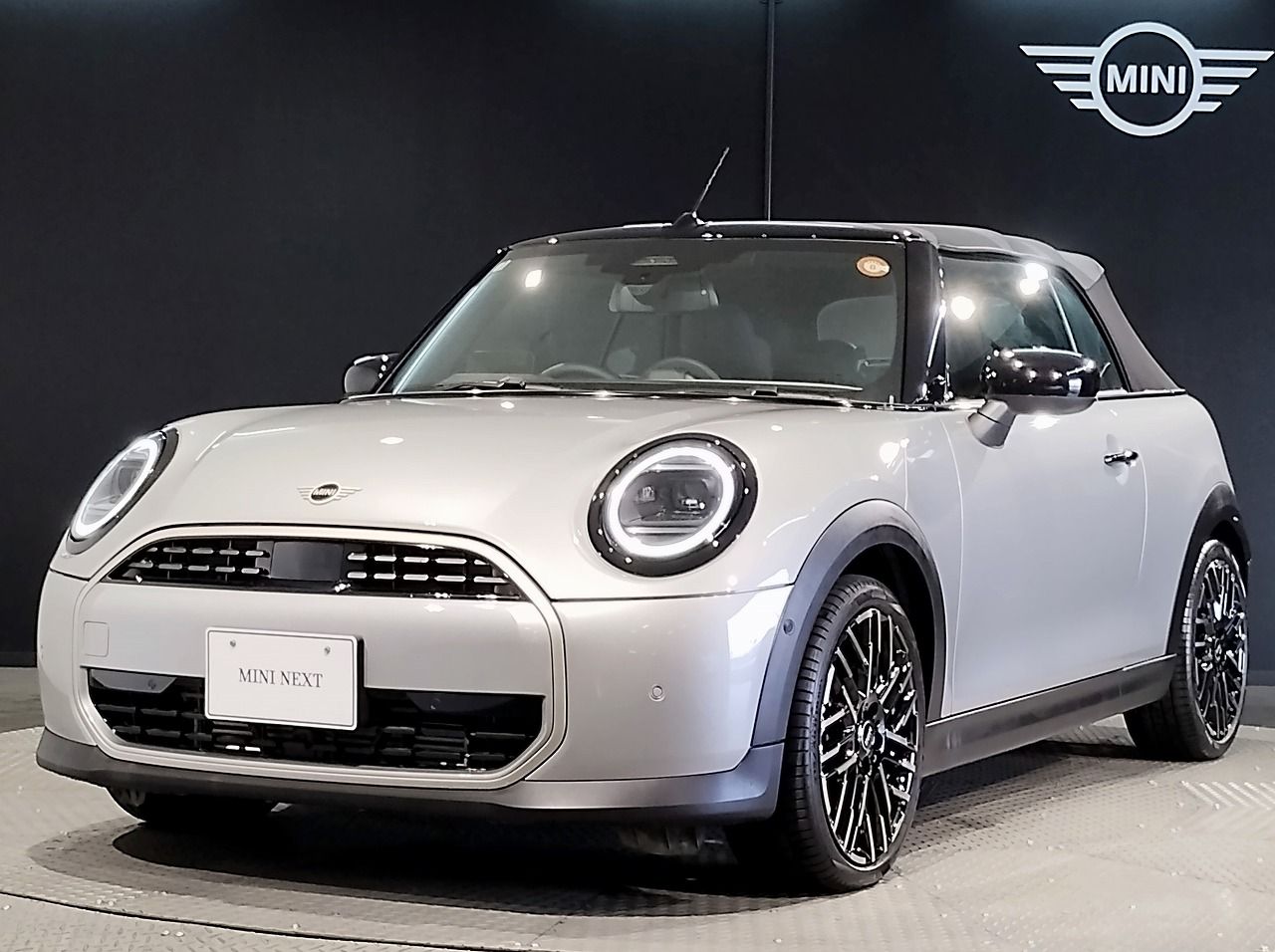 THE NEW MINI CONVERTIBLE C