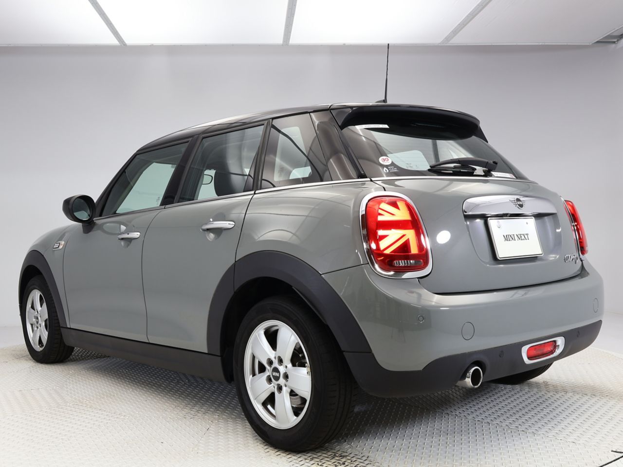 F55 COOPER D (AT)