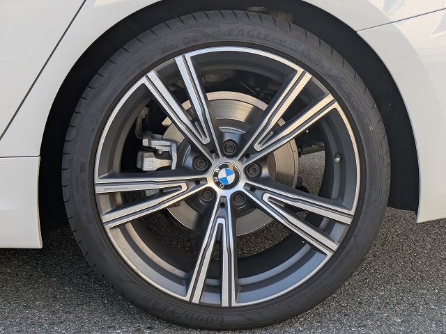 320d xDrive Berline RHD