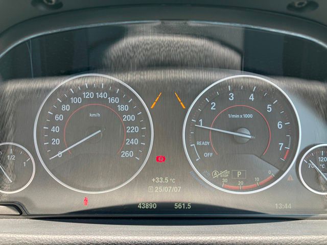 320I SEDAN RHD