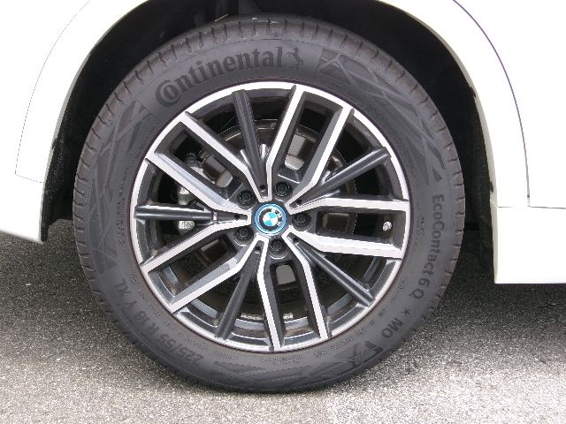 U11 iX1 xDrive30