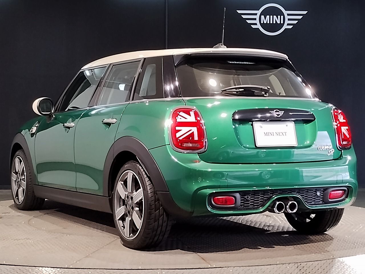 F55 COOPER S D(AT)