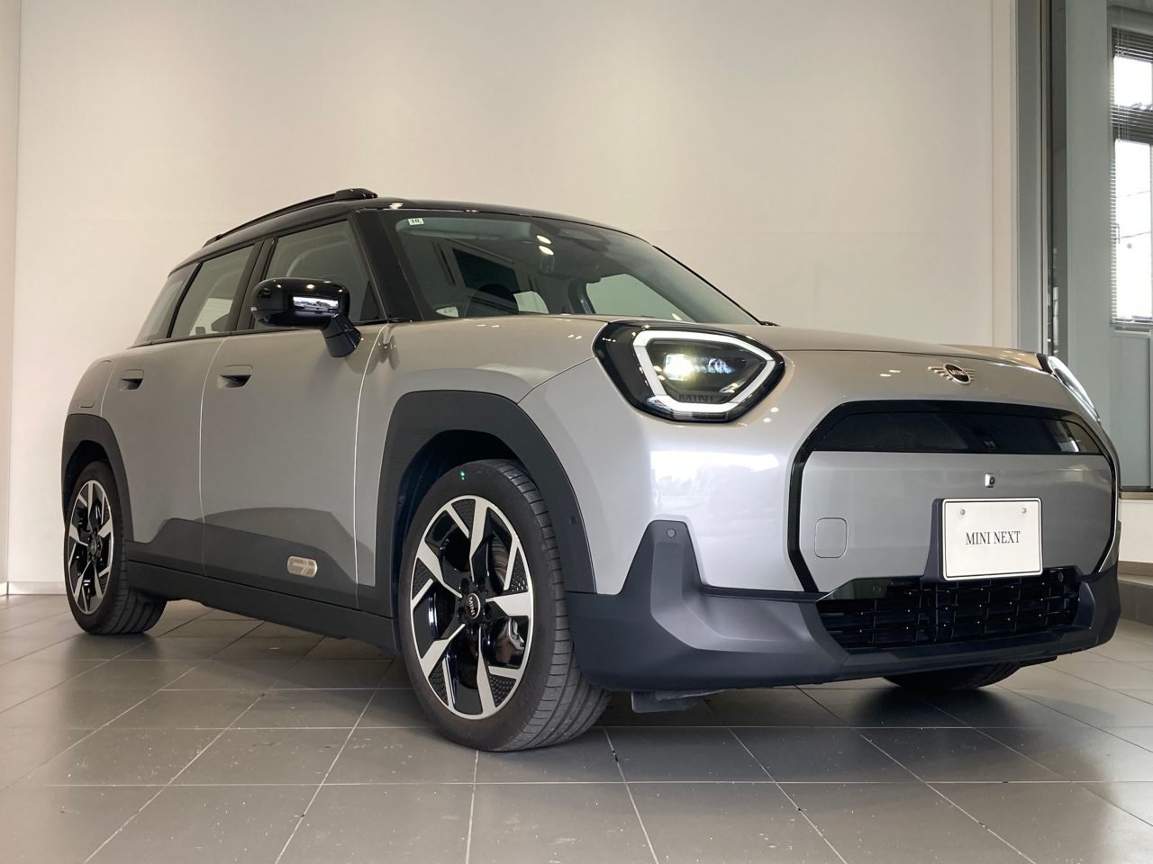 J05 MINI Aceman E