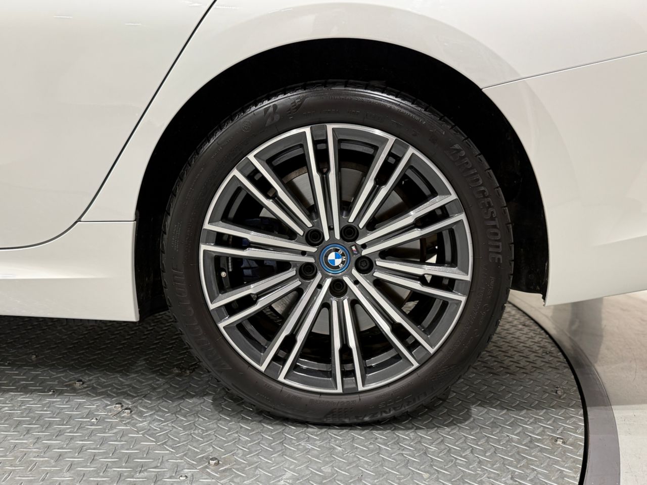 G20 330e Saloon RHD MX