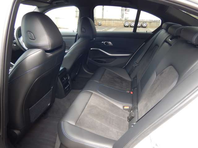 320d xDrive Berline RHD