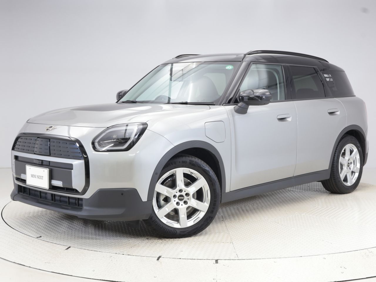 THE NEW ALL-ELECTRIC MINI COUNTRYMAN E