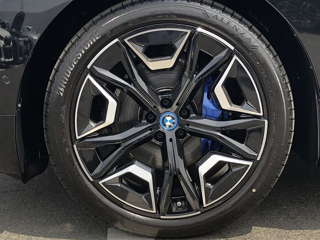 i20 iX xDrive40