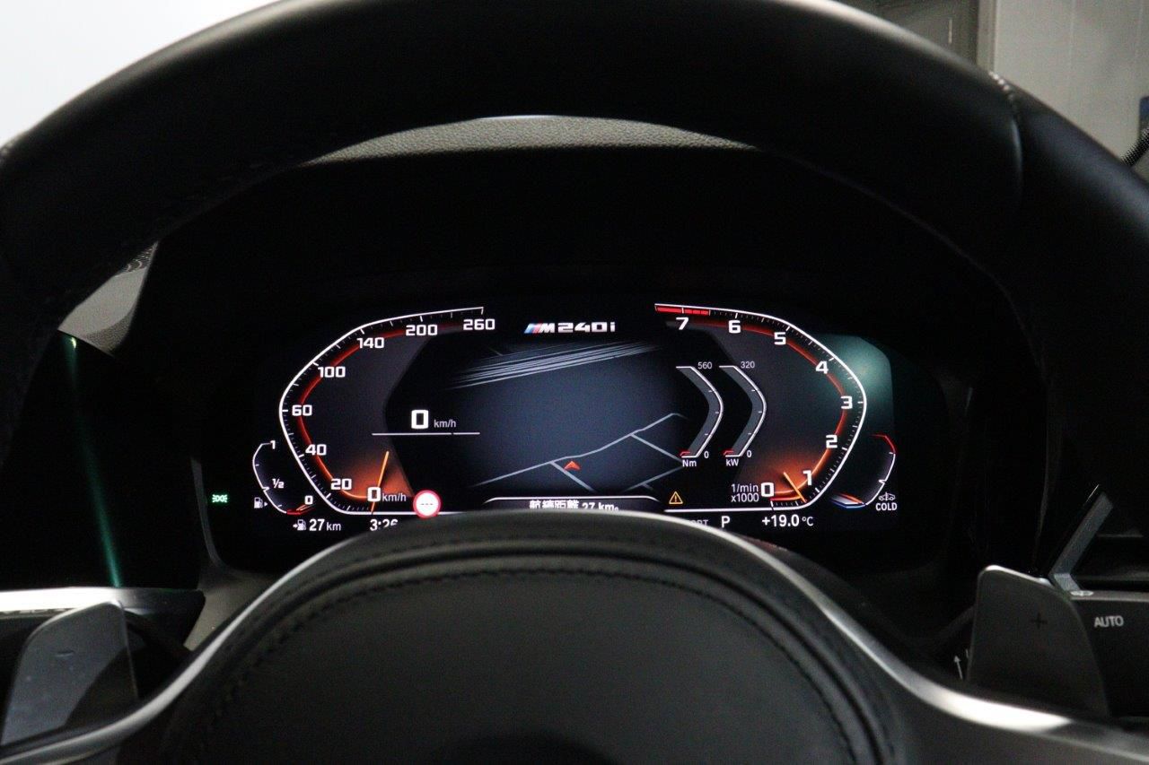 M240i xDrive Coupé RHD