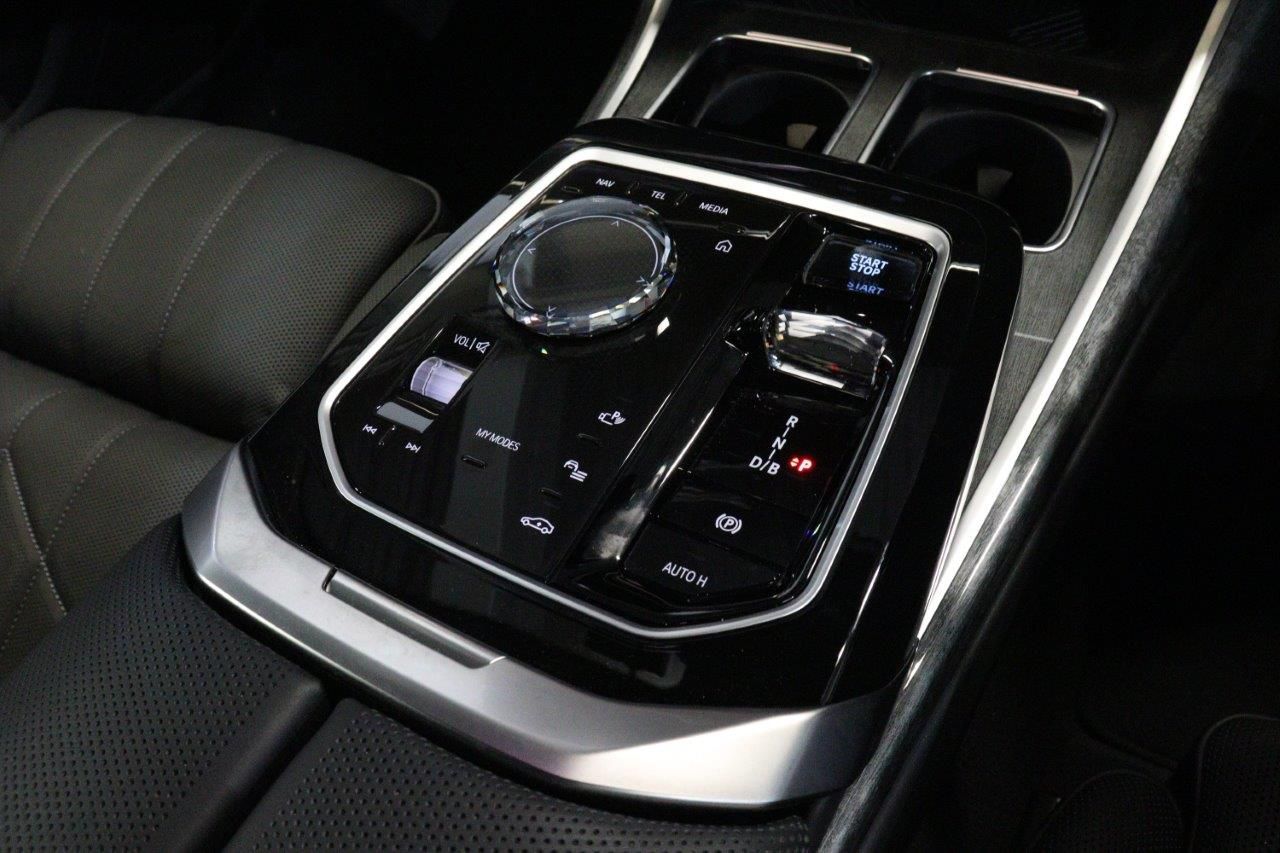 BMW i7 eDrive50 Sedan RHD