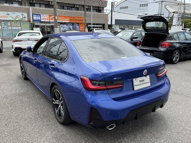 320d xDrive Berline RHD