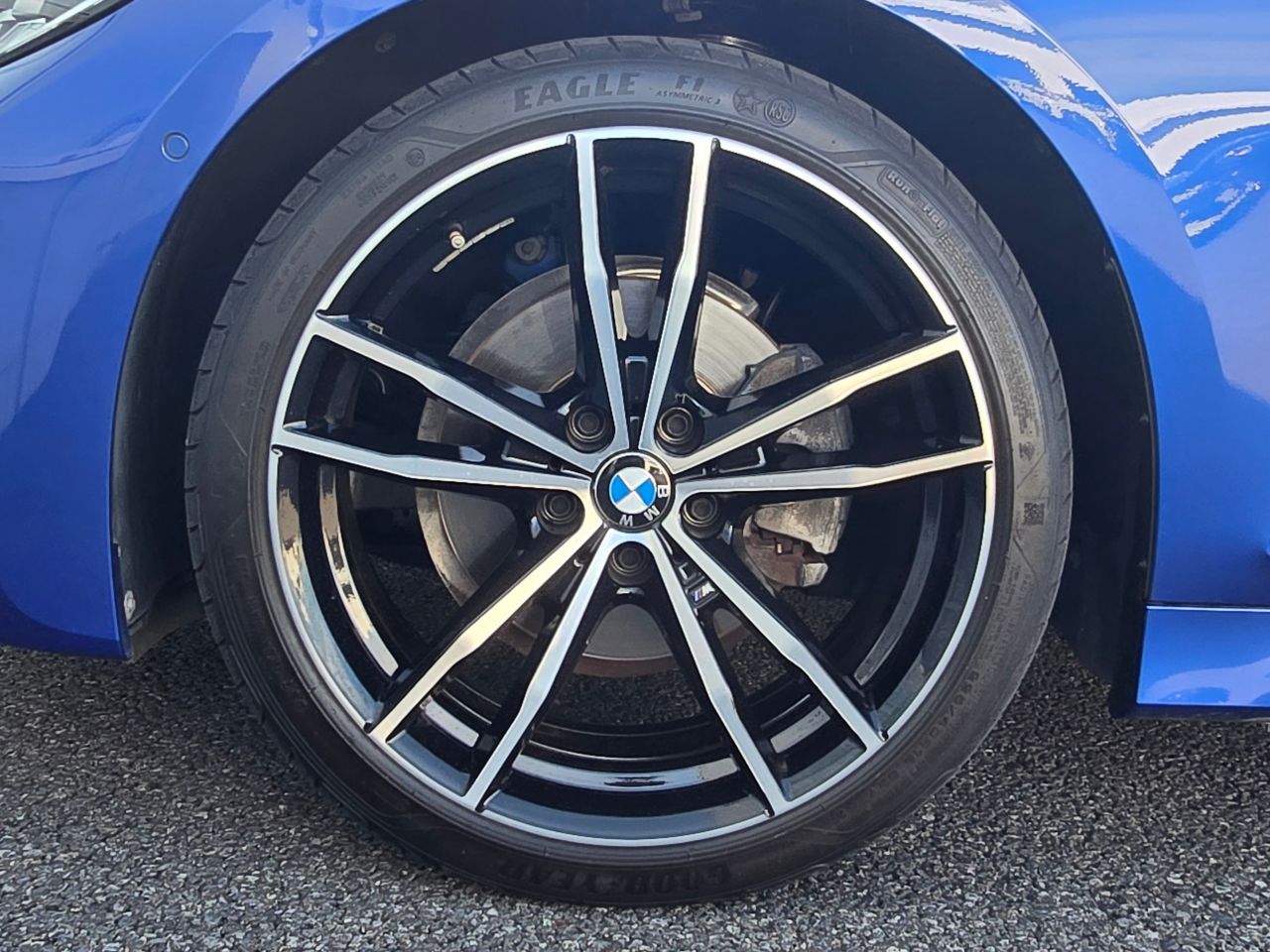 320i Sedan RHD