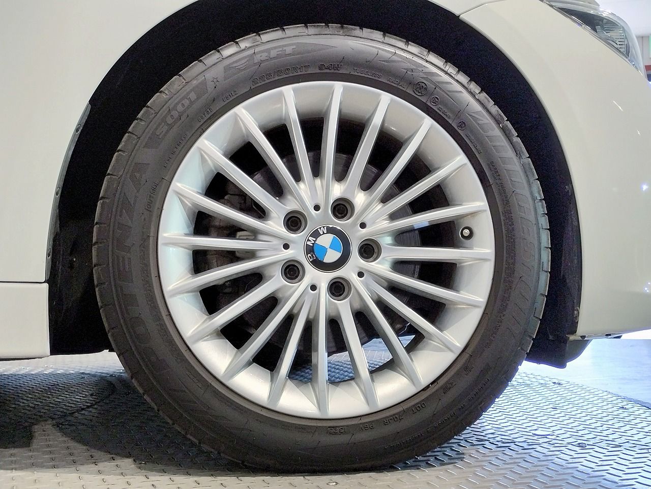 320D SEDAN RHD