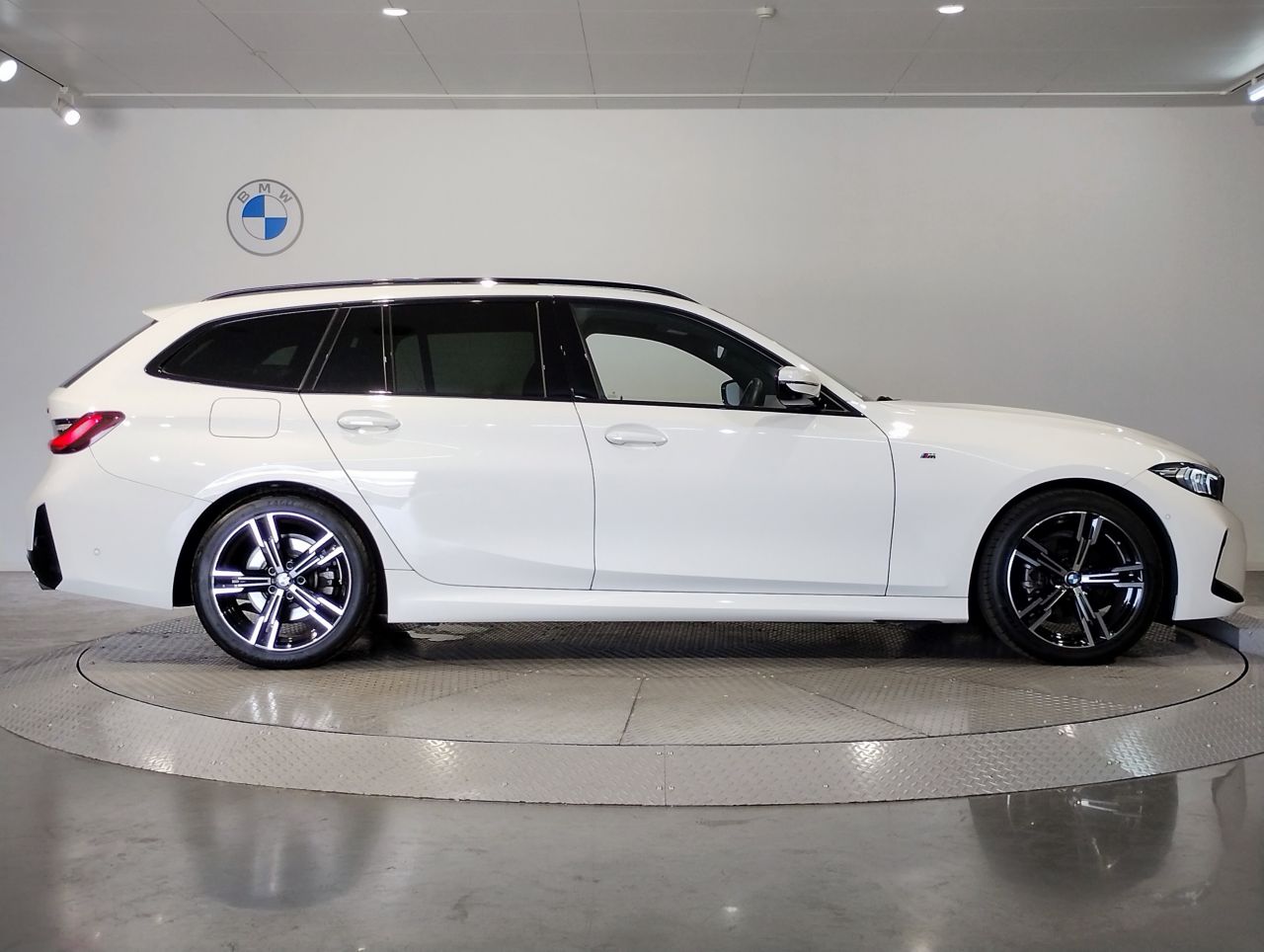 318i Touring RHD