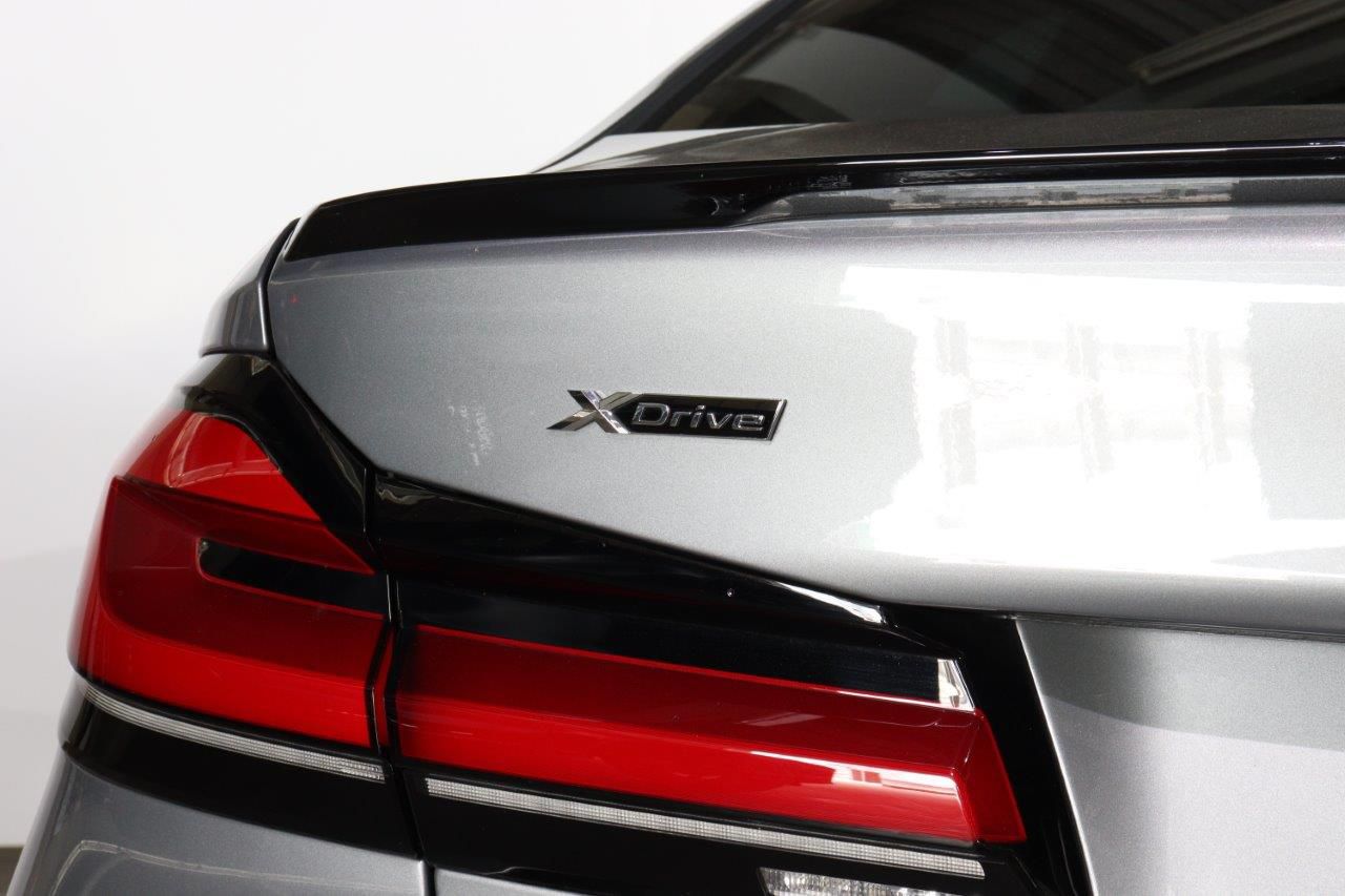 520d xDrive Sedan RHD