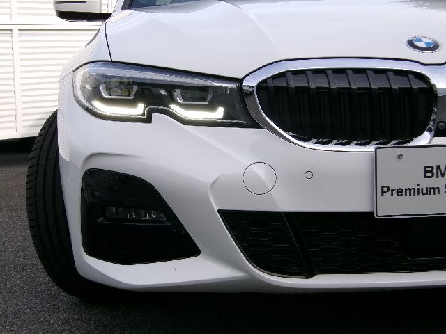 G20 320d xDrive RHD Saloon